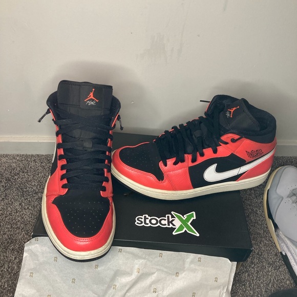 Nike Air Jordan1 Retro Infrared 23 - Picture 2 of 8